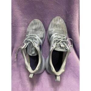 Womens Nike Roshe One Flight Weight (GS) Shoe Size 8.5 Light Blue
